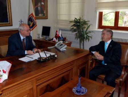 Türkiye Partisi İl Teşkilatı Denizli Valisi Erkmen'i Ziyaret Etti