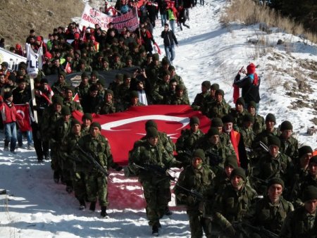 Türkiye Şehitlerine Yürüdü
