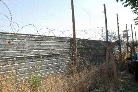 Türkiye-suriye Sınırının Saç Duvarlarla Örülmesine Nusaybin Kent Konseyi Tepki Gösterdi