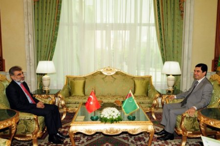 Türkiye-Türkmenistan ilişkilerinde başarılı yıl