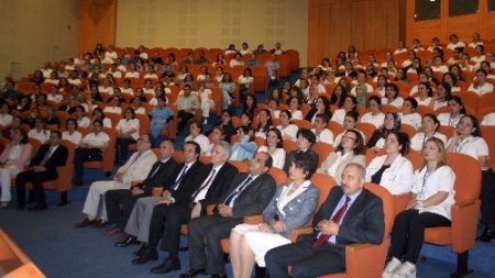 Türkiye'de 100 bin kişiye 237 hemşire düşüyor