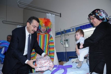 Türkiye’de çocuk hastalar için ilk 'palyaçolu tedavi' Yalova’da başladı