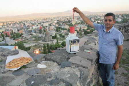 Türkiye’de İlk İftar Topu Serhat Şehri Kars’ta Atıldı