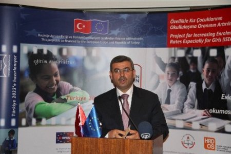 'Türkiye'de sorun işsizlik değil mesleksizlik'