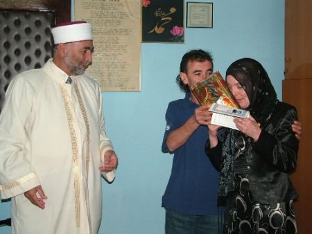 Türkiye'deki Cenaze Töreninden Etkilenip Müslüman Oldu