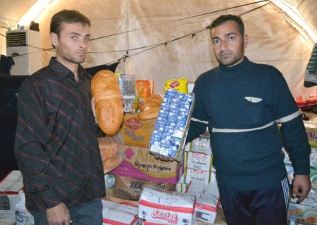 Türkiye'deki sığınmacılar, Suriye'deki yakınları için yardım kampanyası başlattı