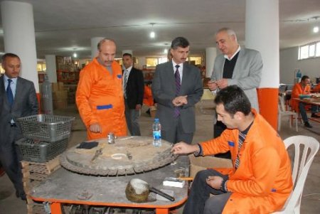 Türkiye'deki Tek Oto Ampul Üretim Atölyesi Muş'ta Kuruldu