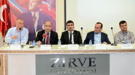 Türkiye’nin dış politikasında yaşanan gelişmeler Zirve’de masaya yatırıldı