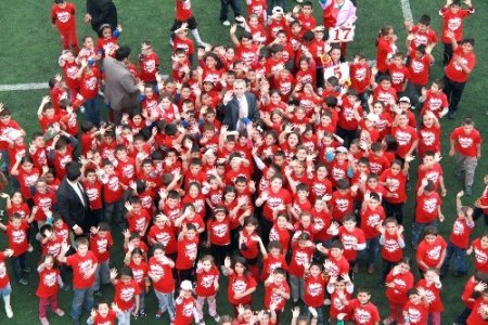 Türkiye’nin en büyük çocuk şenliğine 60 bin çocuk katıldı