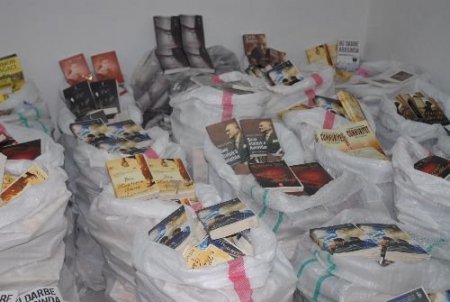 Türkiye'nin En Büyük Korsan Kitap Ve Cd Operasyonunda Gözaltına Alınan 52 Kişi Adliyede