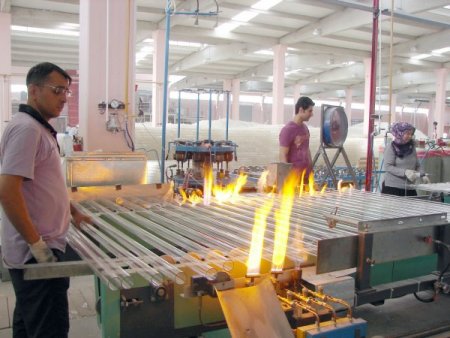 Türkiye'nin en büyük vakum tüp fabrikası Nazilli'de üretime başladı