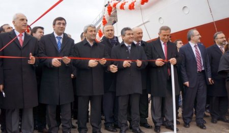 Türkiye'nin ilk araştırma gemisi suya indirildi