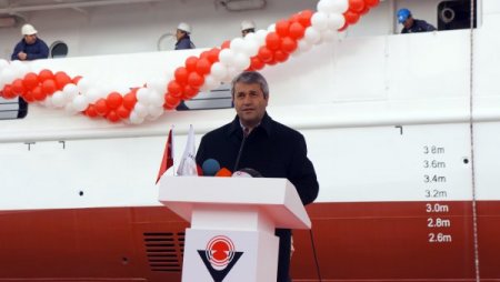 Türkiye'nin ilk araştırma gemisi suya indirildi