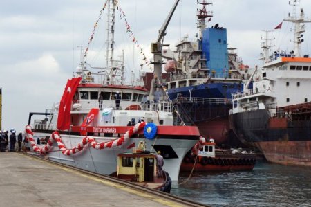 Türkiye'nin ilk araştırma gemisi suya indirildi