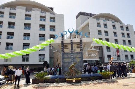 Türkiye’nin ilk helal turizm hizmet belgesini Adenya Otel aldı
