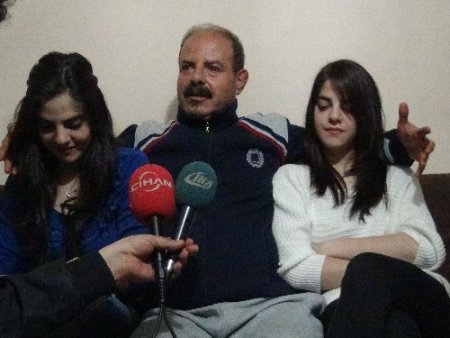 Türkiye'nin ilk siyam ikizleri 17 yaşına bastı