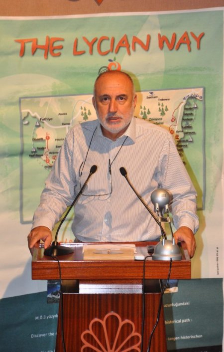 Türkiye’nin tarihi yollarını ortaya çıkaran İngiliz, mermer ocaklarını eleştirdi