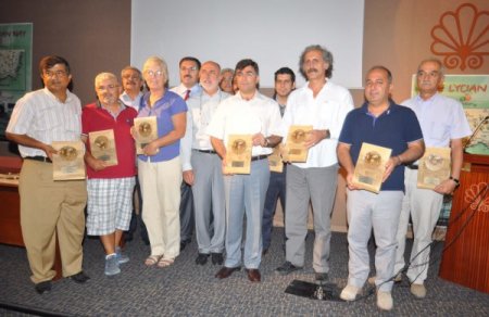 Türkiye’nin tarihi yollarını ortaya çıkaran İngiliz, mermer ocaklarını eleştirdi