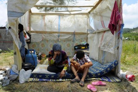 Türkiye'ye Sınırındaki Suriyeli Mülteciler