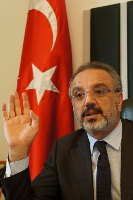 'Türkler kadar Kürtler de hassas; acıları yarıştırarak sonuca varamayız'