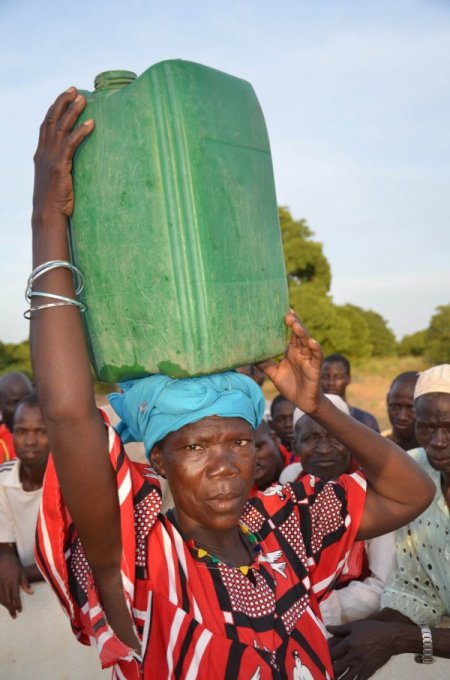 Türkler kuyu açtı, Burkina Fasolu kadınlar boyun fıtığı olmaktan kurtuldu