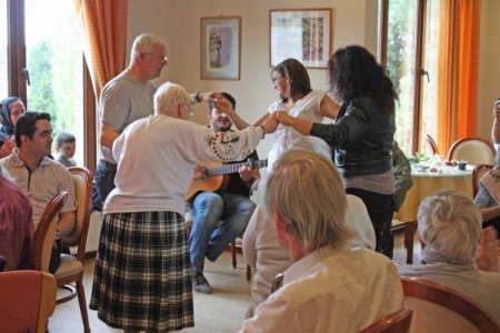 Türklerden Huzurevindeki Belçikalılara İade-i Ziyaret
