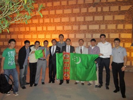 Türkmen gençler, bağımsızlık bayramını kutladı