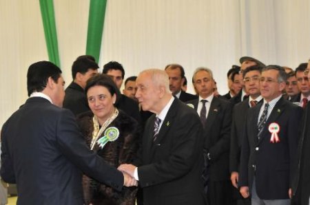 Türkmenistan Devlet Başkanı Berdimuhammedov, Türk İşadamlarına Açık Çek