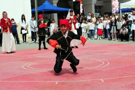 Türkmenistan'da 23 Nisan çoşkuyla kutlandı