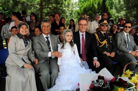 Türkmenistan'da 23 Nisan çoşkuyla kutlandı