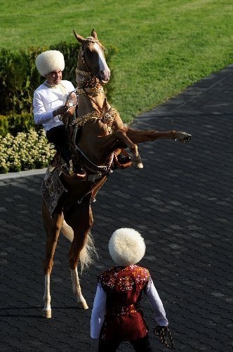 Türkmenistan'da At Bayramı