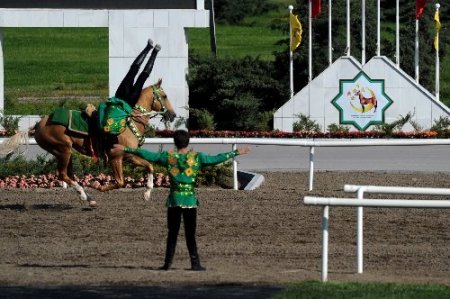 Türkmenistan'da At Bayramı