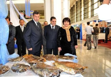 Türkmenistan'da Balık Fuarına Büyük İlgi