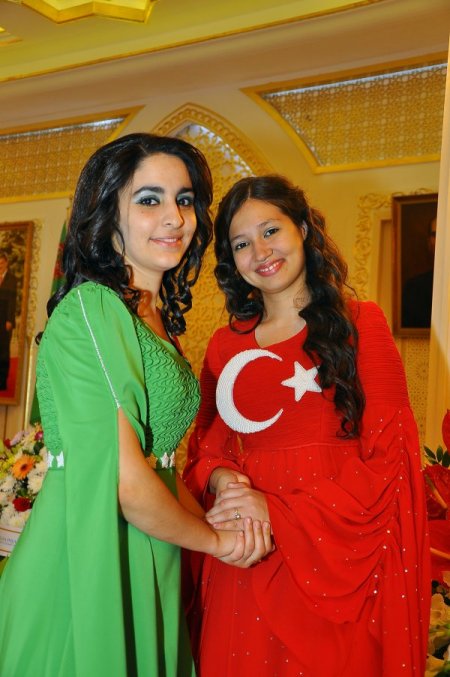 Türkmenistan’da Cumhuriyet resepsiyonuna büyük ilgi