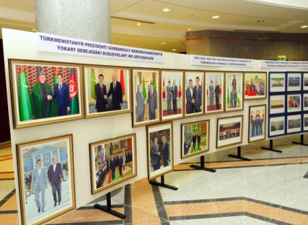 Türkmenistan’da Diplomatlar Günü kutlandı