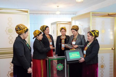 Türkmenistan'da Halk, Yarın Sandık Başına Gidiyor