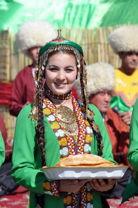 Türkmenistan’da kadınlara 8 Mart ikramiyesi