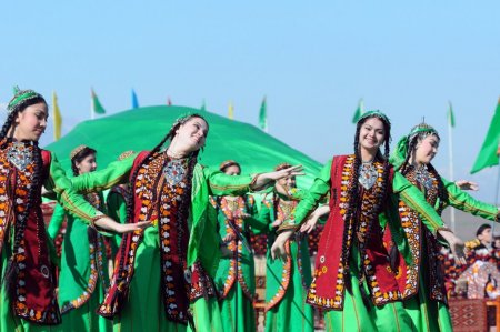 Türkmenistan’da kadınlara 8 Mart ikramiyesi