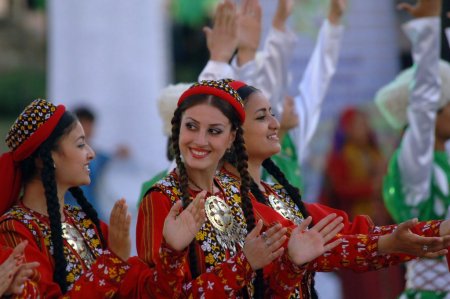Türkmenistan’da kadınlara 8 Mart ikramiyesi