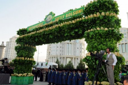Türkmenistan’da 'Kavun Festivali' Coşkusu