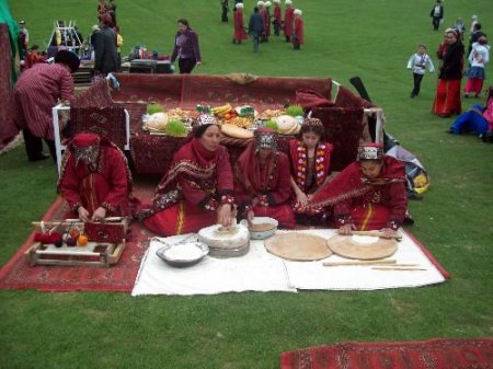 Türkmenistan'da Nevruz Yaylada Kutlanıyor