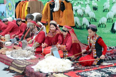 Türkmenistan’da pamuk bayramı