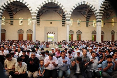 Türkmenistan'da Ramazan Bayramı Coşkusu Bugün Başladı