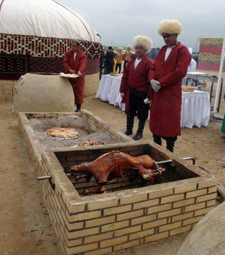 Türkmenistan’da Uluslararası Nevruz Bayramı yaylada kutlandı