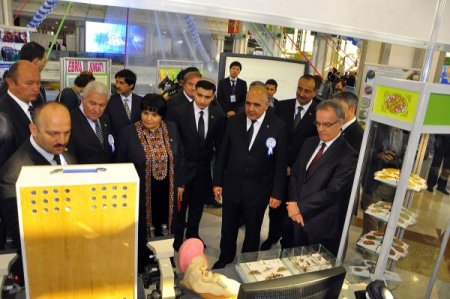 Türkmenistan'daki fuarda Türk firmalarına yoğun ilgi
