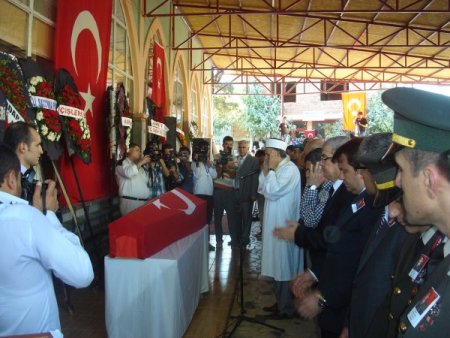 Türkoğlu, şehidini son yolculuğuna uğurladı