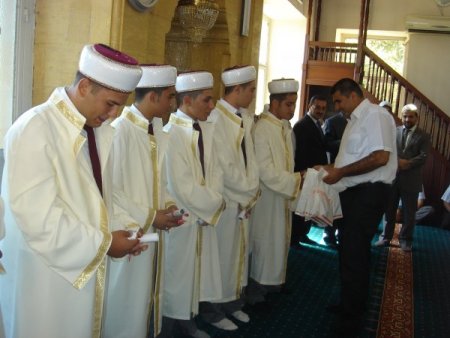 Türkoğlu’nda 7 hafız törenle belgelerini aldı