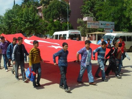 Türkoğlu’nda Gençlik Yürüyüşü Yapıldı