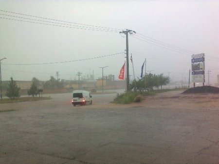 Türkoğlu’nda şiddetli yağmur hayatı olumsuz etkiledi