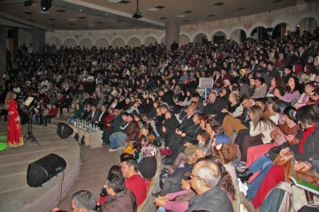 Türkü dostları Nevşehir'de salona sığmadı